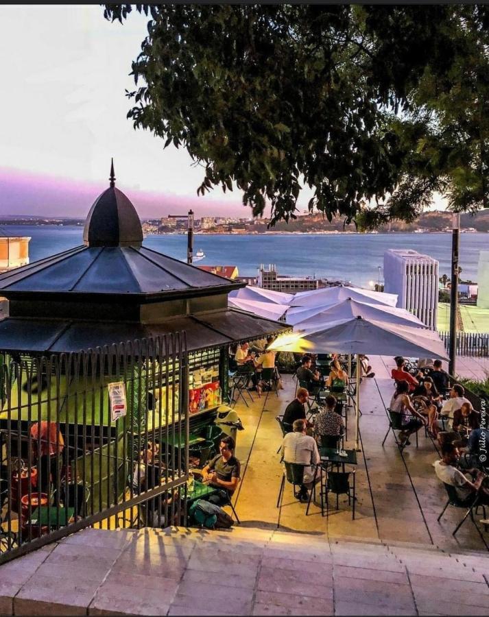 Tejo House River Lisbon Almada Esterno foto