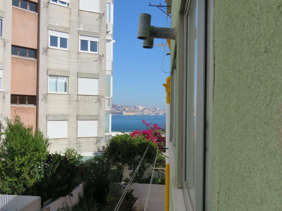 Tejo House River Lisbon Almada Esterno foto